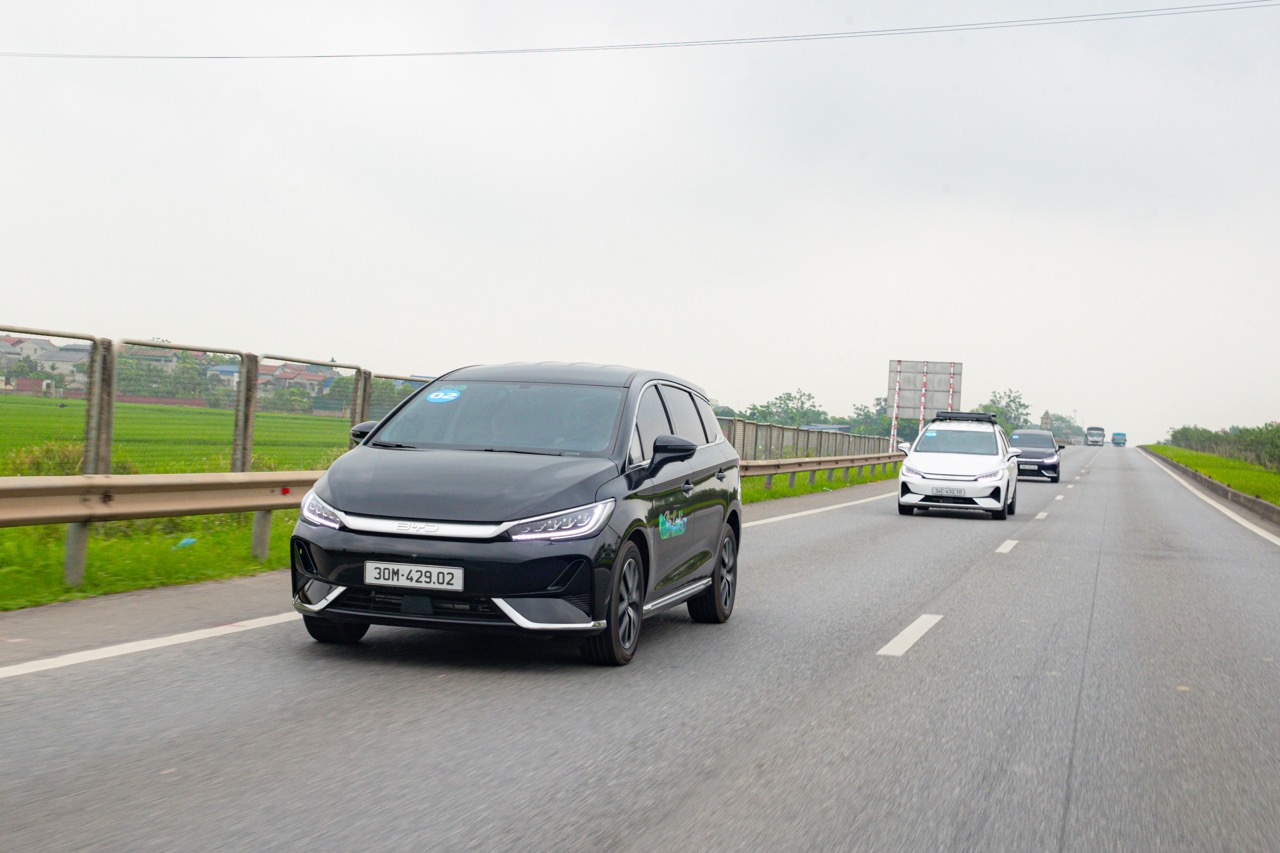 BYD M6 vận hành mượt mà ở nhiều cung đường BYD M6 vận hành mượt mà