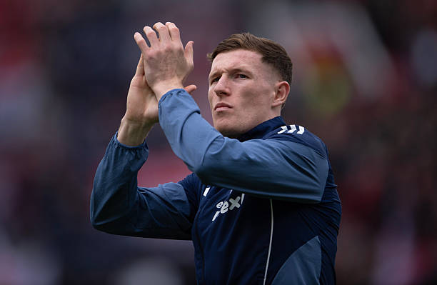 Elliot Anderson tỏa sáng trong màu áo Nottingham Forest. Elliot Anderson tỏa sáng trong màu áo Nottingham Forest.