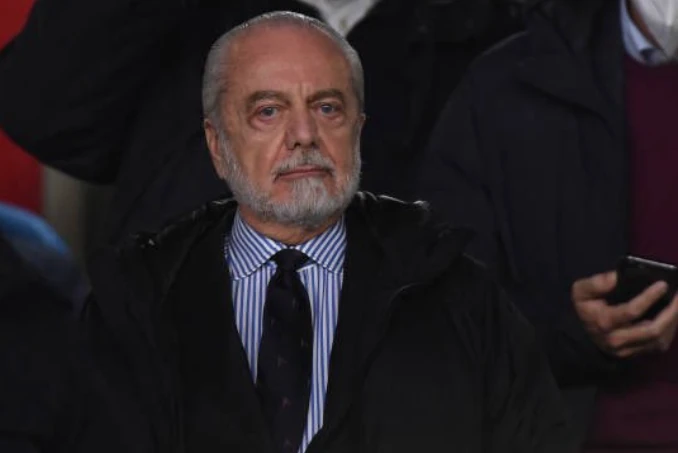 Chủ tịch Aurelio De Laurentiis từ chối bán Napoli.