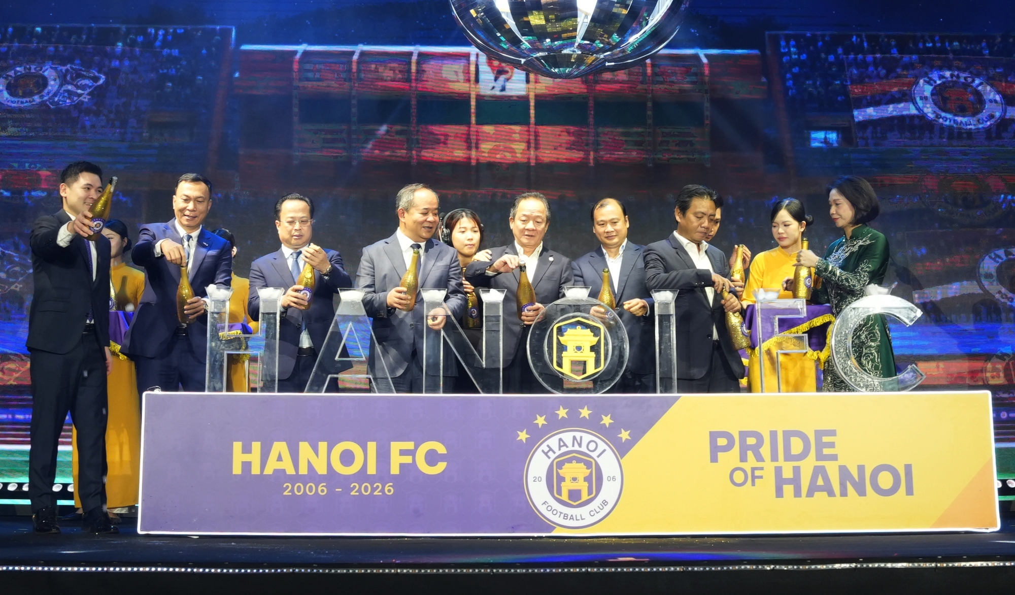 Hà Nội FC kỉ niệm 20 năm thành lập Lễ kỷ niệm 20 năm CLB Hà Nội