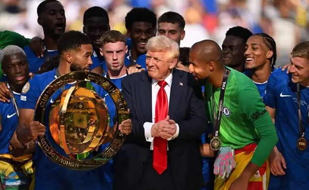 Các cầu thủ Chelsea ngạc nhiên vì sự xuất hiện của Trump Các cầu thủ Chelsea ngạc nhiên vì sự xuất hiện của Trump