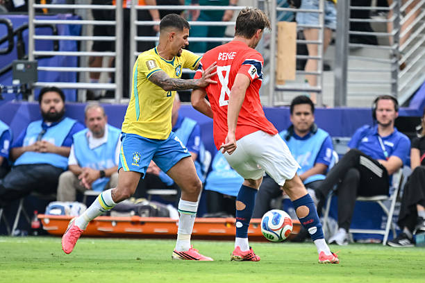 Bruno Guimaraes trong màu áo Newcastle