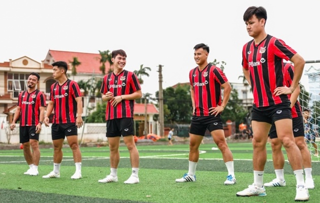 Ninh Bình ráo riết chuẩn bị cho mùa giải mới Đội bóng Ninh Bình tập luyện ở Móng Cái