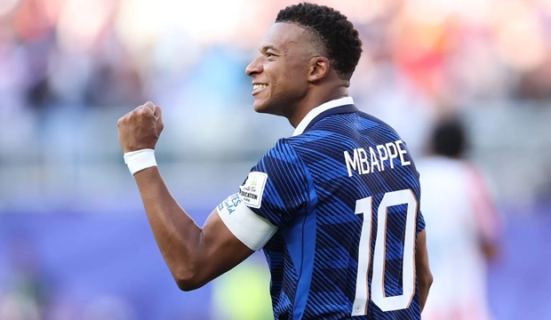 Kylian Mbappe vẫn đang tỏa sáng ở đội tuyển Pháp. Kylian Mbappe vẫn đang tỏa sáng ở đội tuyển Pháp.