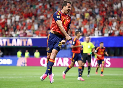 Mikel Oyarzabal lập cú đúp chớp nhoáng. Mikel Oyarzabal ghi hai bàn nhanh chóng