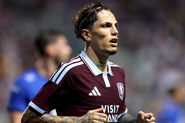 Cổ động viên Aston Villa kỳ vọng vào Garnacho