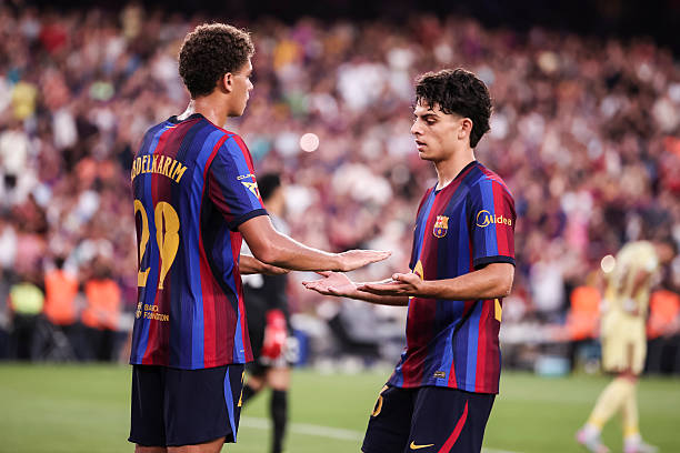 Hamza Abdelkarim mở đầu cho chiến thắng của Barca Hamza Abdelkarim ghi bàn cho Barca
