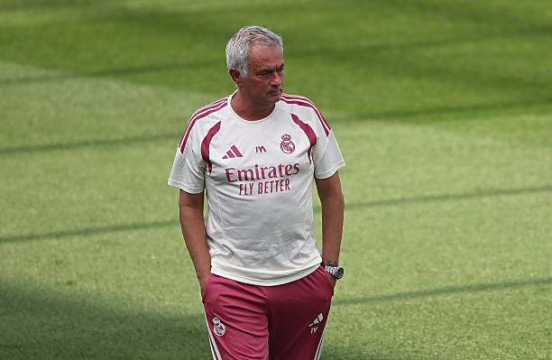 Mourinho sẽ tìm cách vận hành tuyến giữa Real dù không có Rodri Mourinho sẽ tìm cách vận hành tuyến giữa Real dù không có Rodri
