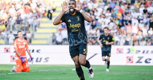 Juventus thắng sít sao Frosinone nhờ pha ghi bàn quyết định của Bremer