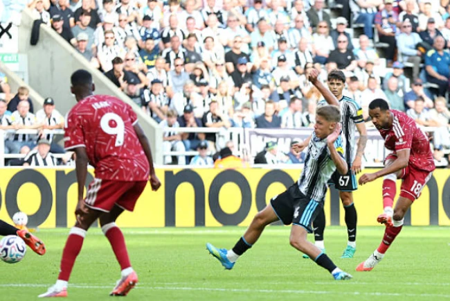 Gakpo ghi bàn cho Liverpool