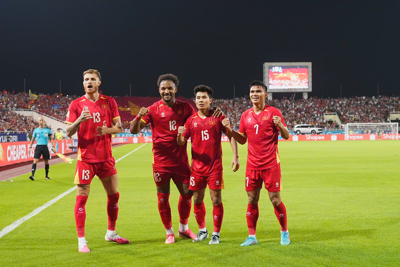 ĐT Việt Nam 2 lần thắng Malaysia 2-0 ĐT Việt Nam 2 lần thắng Malaysia 2-0 (Ảnh: Linh Đan)