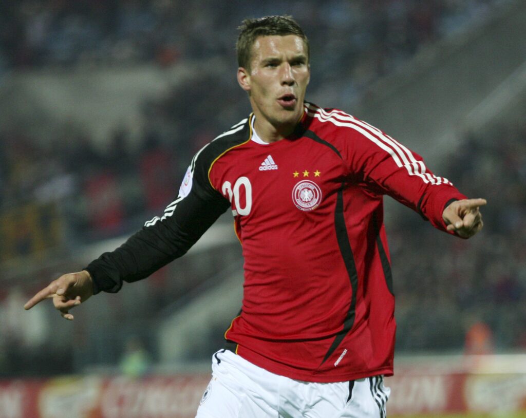 Lukas Podolski và hành trình ghi dấu ấn đậm nét trong lịch sử bóng đá Đức